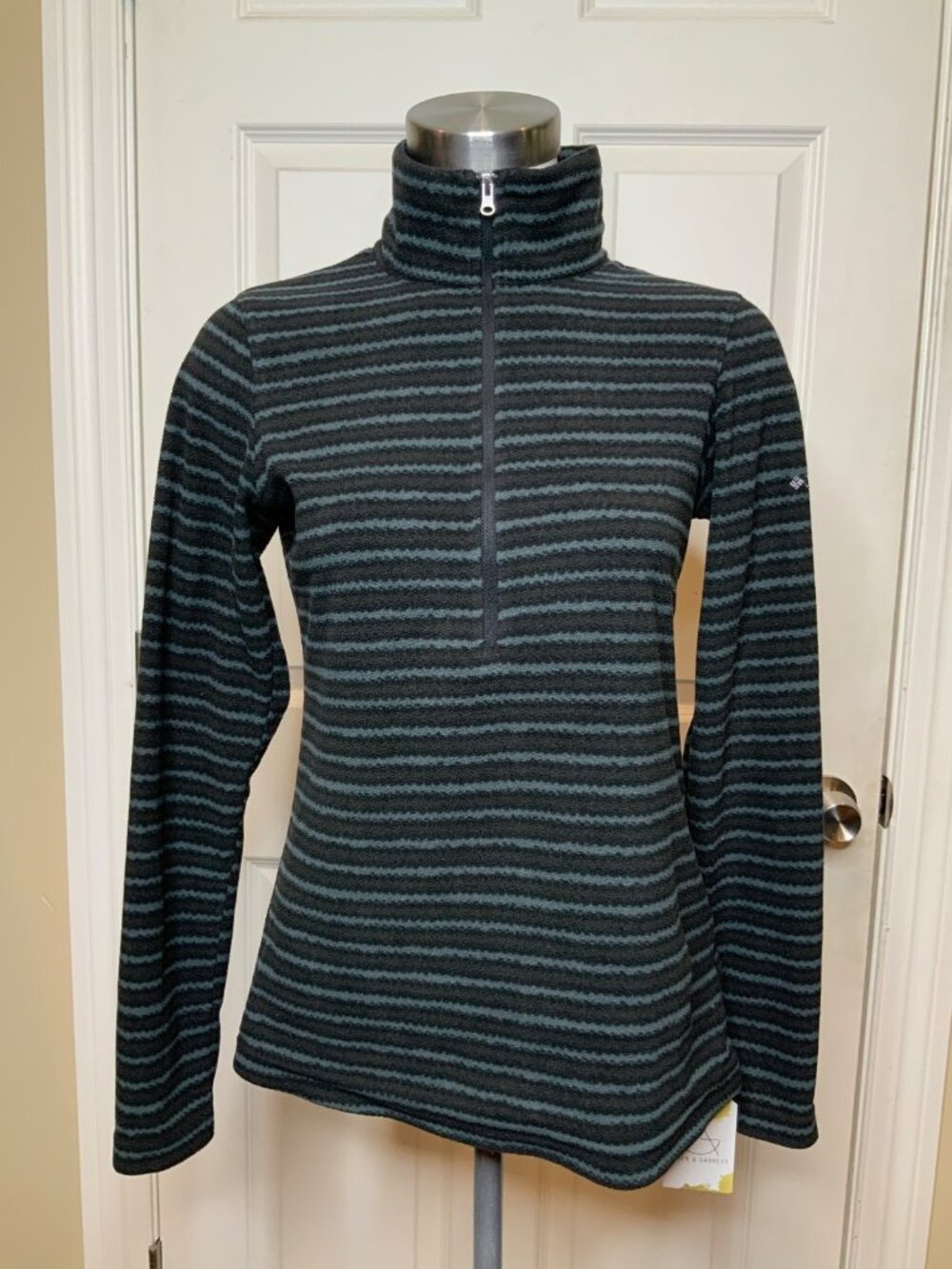 Columbia Gray Striped Fleece 1/4 Zip Top, Size XS